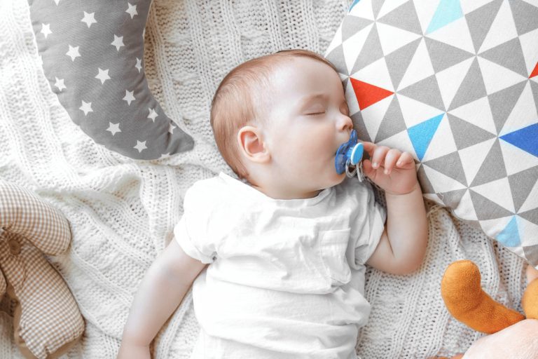 Travel with baby sleep: bring the right gear