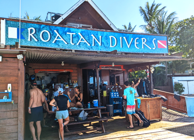 Roatan Divers, West End dive shop