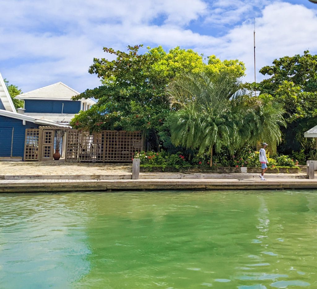 Silversides restaurant in Roatan, Honduras