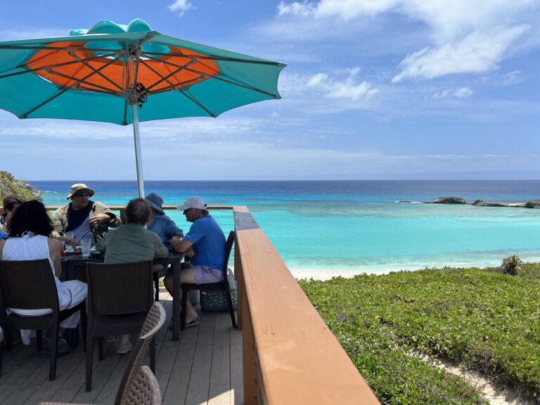 Casual Beachfront Restaurant Turks & Caicos - Mudjin Harbor
