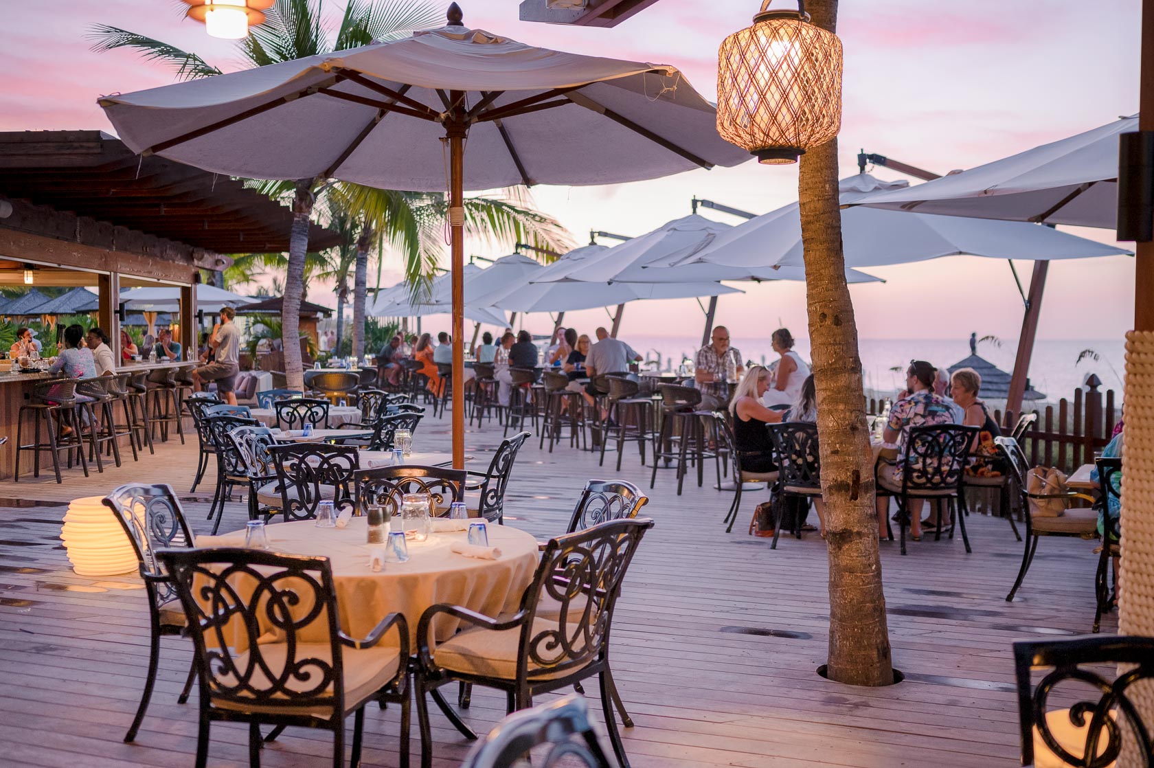 Casual Beachfront restaurant in Turks and Caicos for families