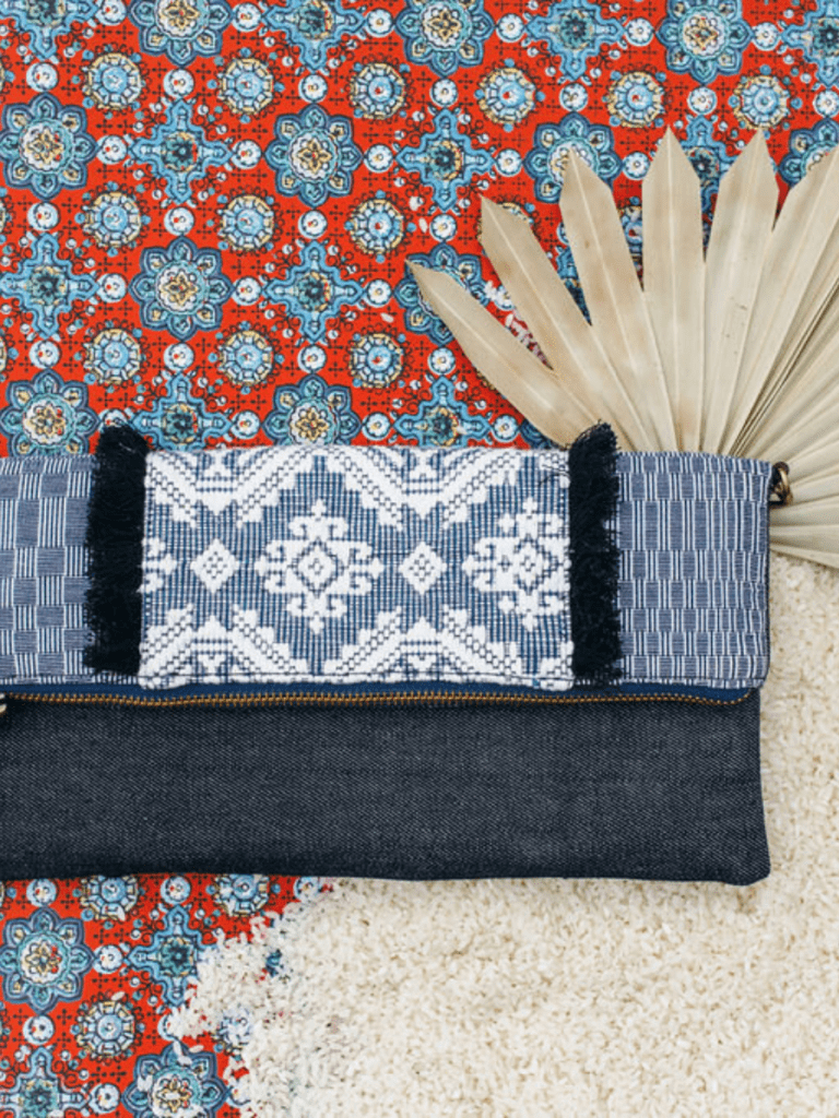 Gifts For Moms On The Go: Travel Patterns Clutch