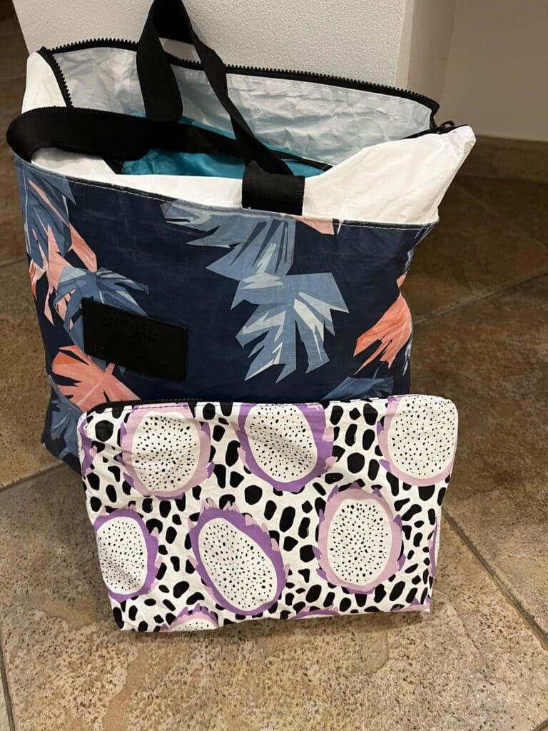 Waterproof Beach Tote – Canvelle