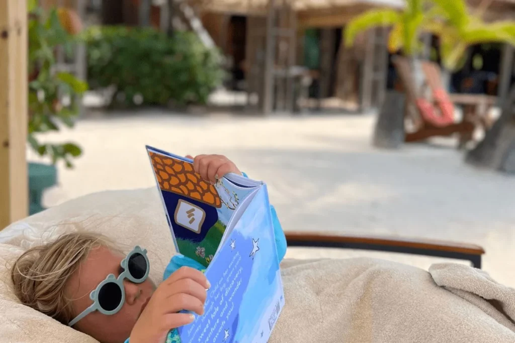 Infographic highlighting why Curacao is one of the best Caribbean islands for families.