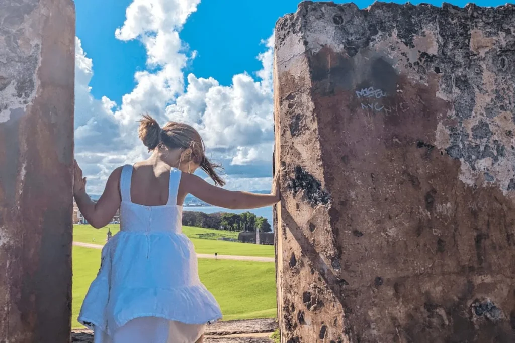 Infographic highlighting why Puerto Rico is one of the best Caribbean islands for families.