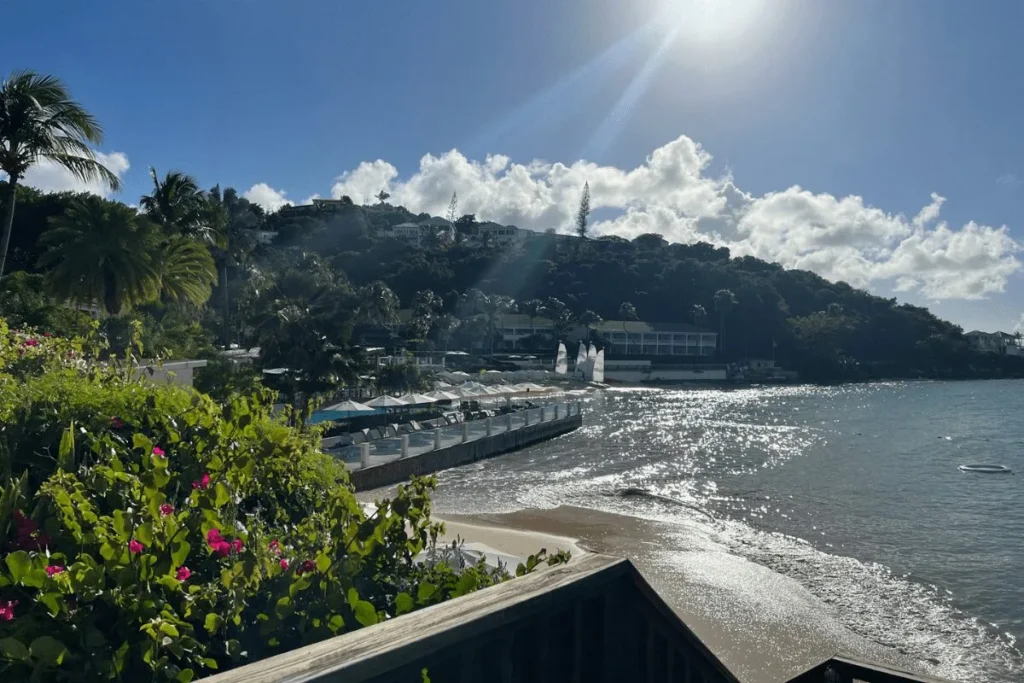 Infographic highlighting why Antigua is one of the best Caribbean islands with kids.