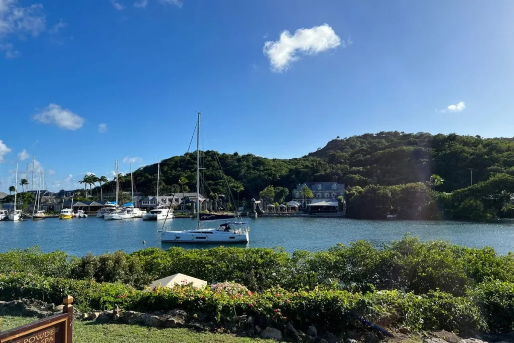Infographic highlighting why Antigua is one of the best Caribbean islands with kids.