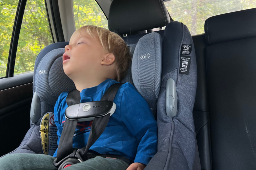 toddler sleeping when traveling