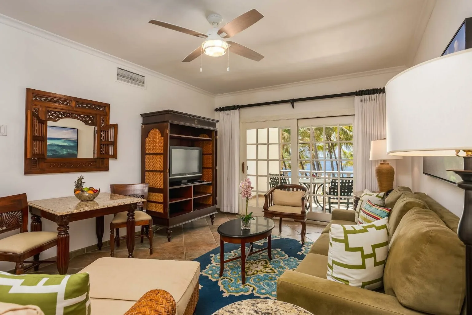 Beachfront Two-Bedroom Suite (Upstairs)