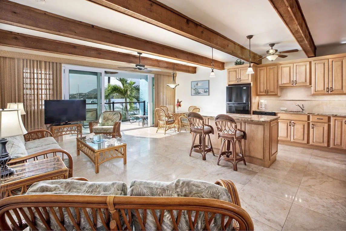 BEACHFRONT ONE-BEDROOM SUITES