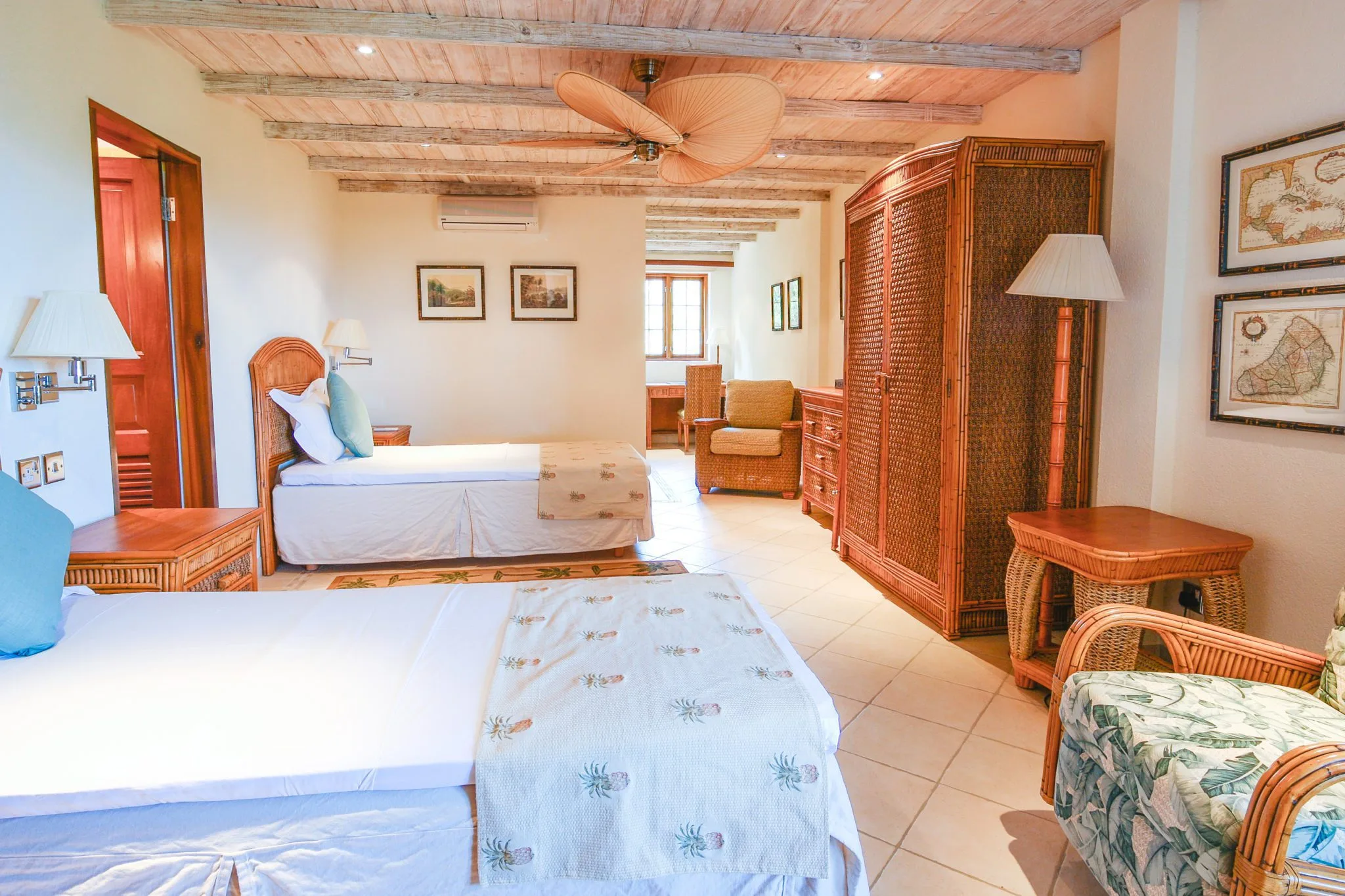 Classic Family Suite (Adjoining Rooms)