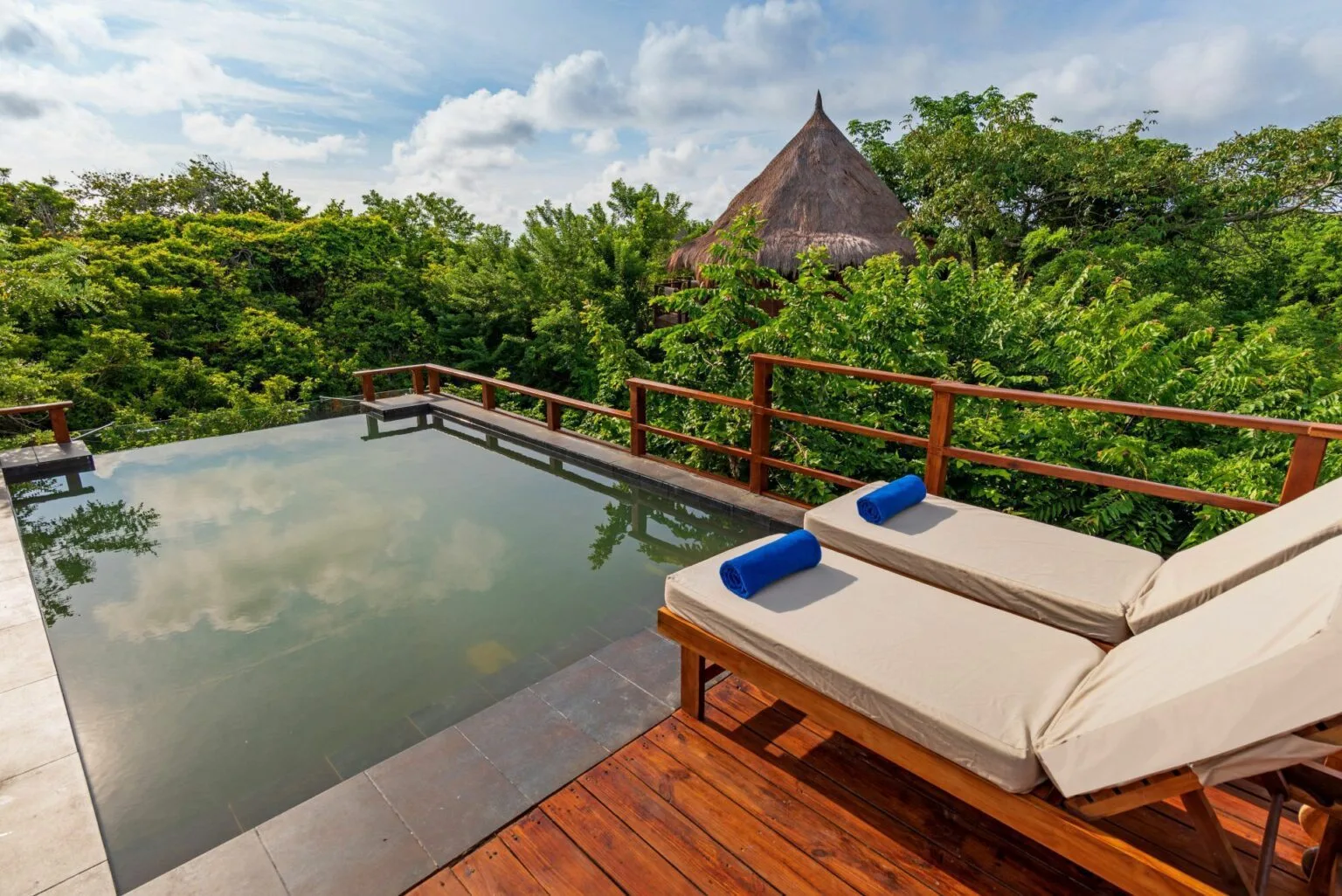 Grand Treetop Bungalow with Private Pool & Jacuzzi