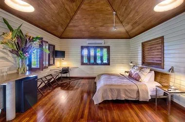 Cabana 4 (Standard Room)