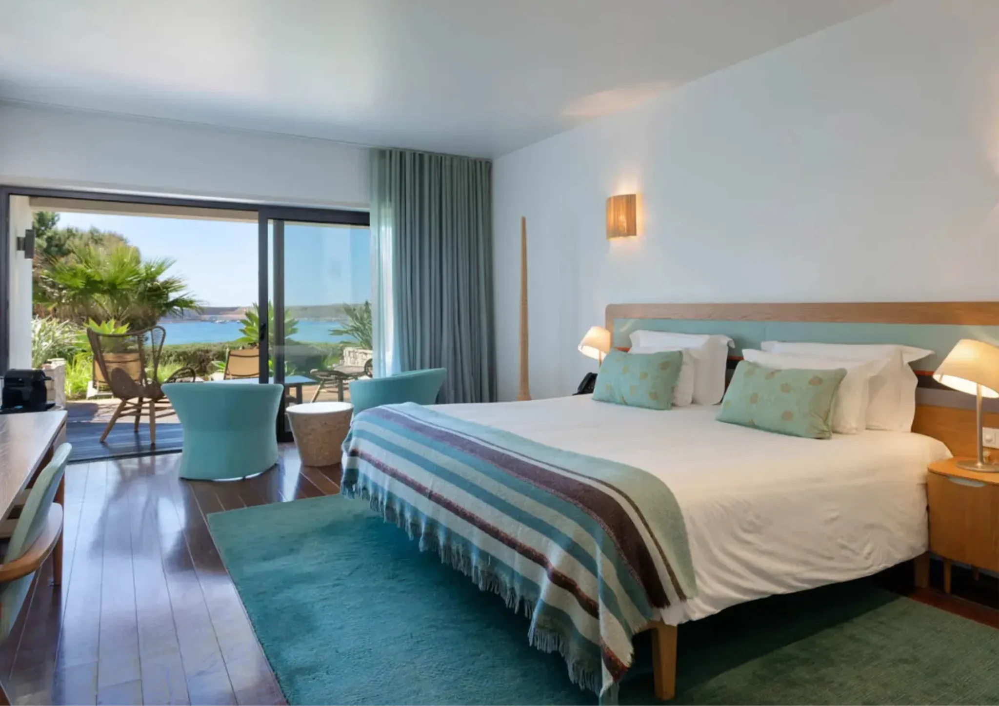 Beachfront Hotel Rooms