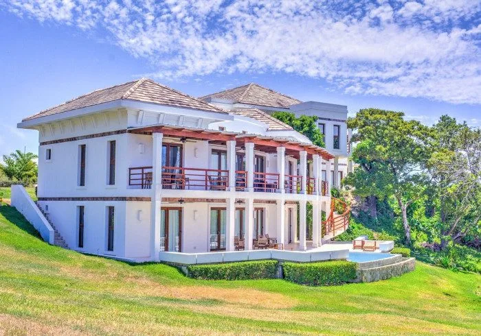 Beach-Front Villa + Private Pool (4 bedrooms)