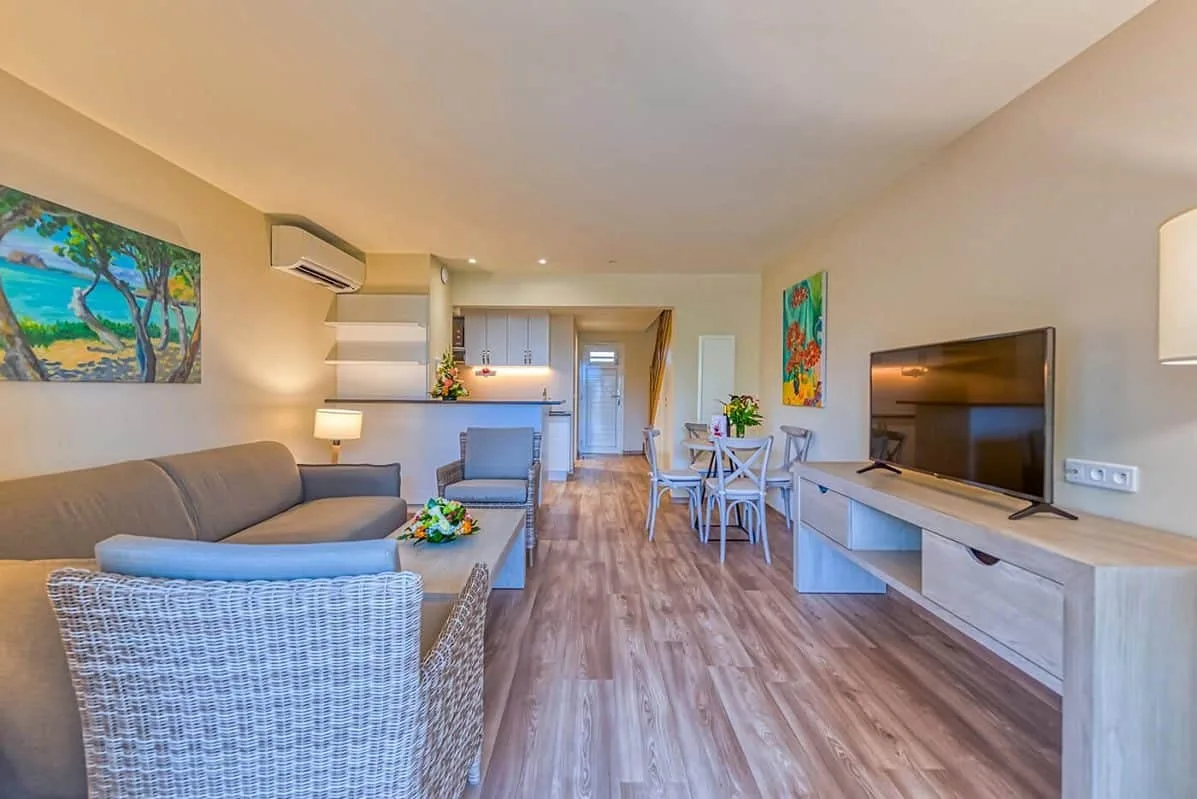 One Bedroom Deluxe (One-Bedroom)