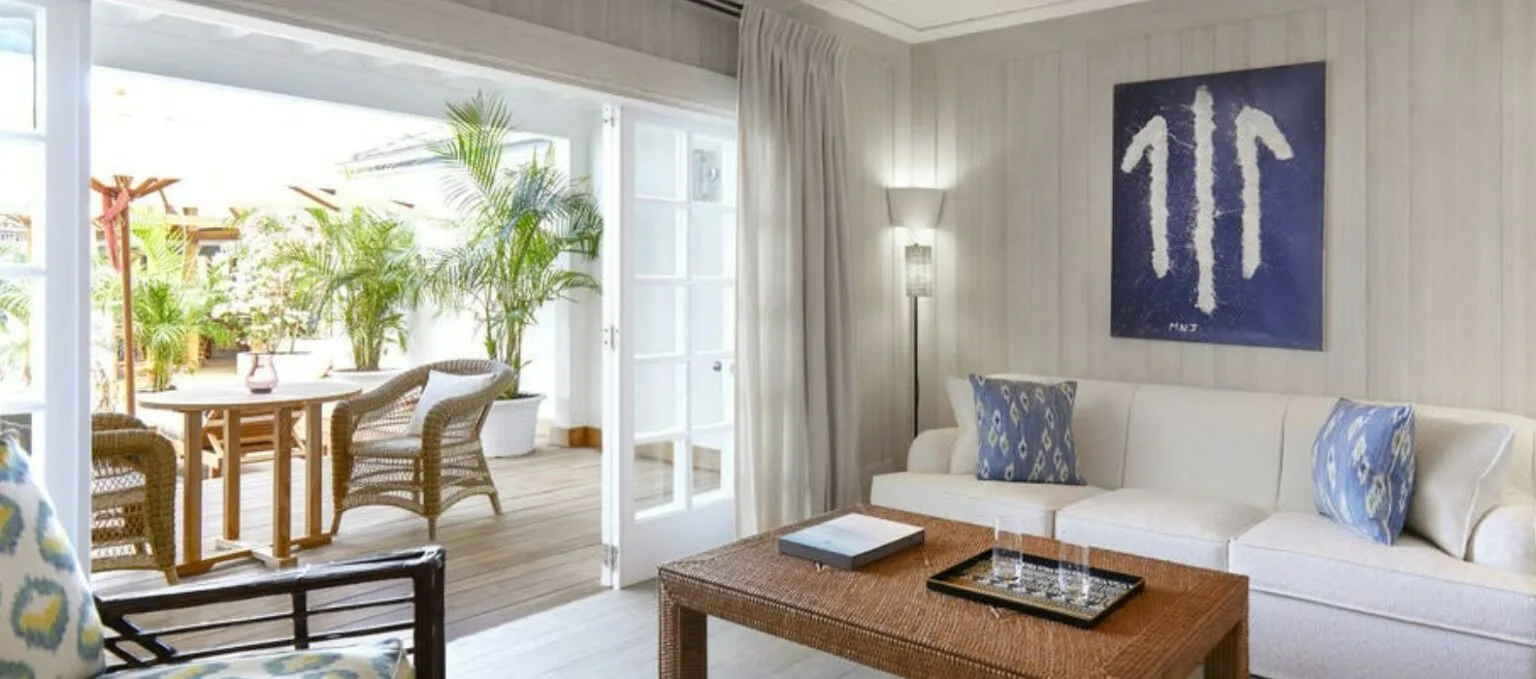 Junior Ocean Suite (One Bedroom)