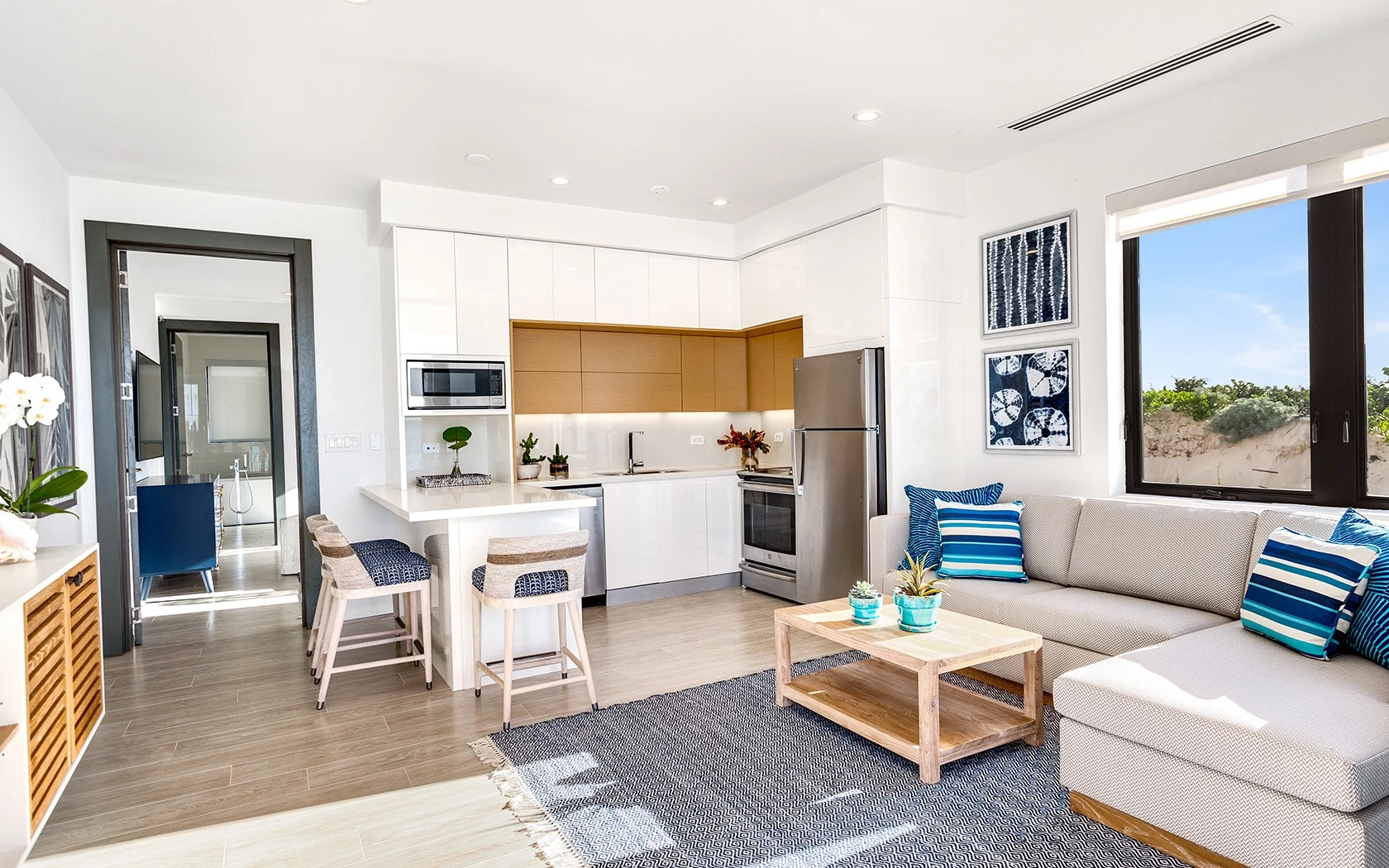 ONE BEDROOM SUITE + SOFABED