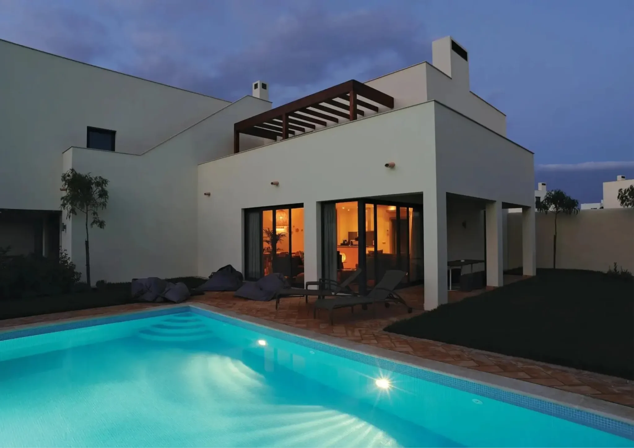 Houses (Ocean, Garden, Pinewood, Bay)