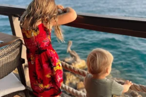 Infographic highlighting why Bonaire is one of the best Caribbean islands for families.