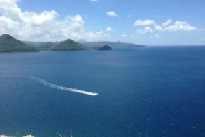 Infographic highlighting why Antigua is one of the best Caribbean islands with kids.