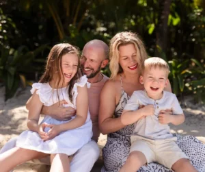 Family enjoying time in Roatan